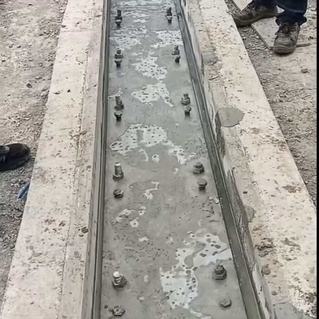 芜湖港口码头起重机龙门吊重型机械设备稳固用早强快凝轨道胶泥